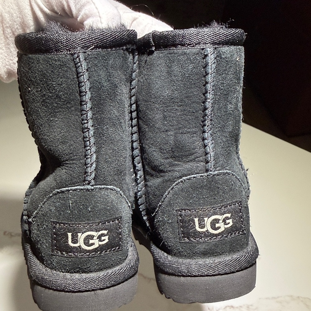 UGG Boots & BUILD-A-Bear for Toddler Leather, Black Sheepskin Size 6, Brown Bear